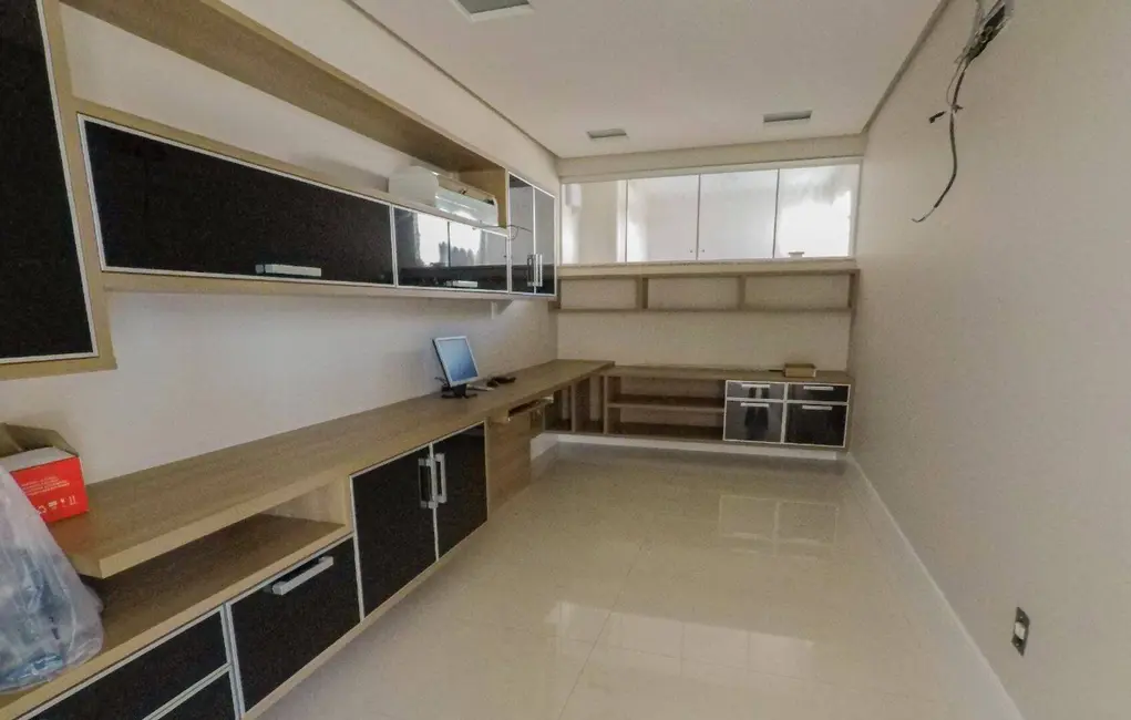 Foto 5 de Sobrado com 4 quartos à venda, 1007m2 em Country, Cascavel - PR