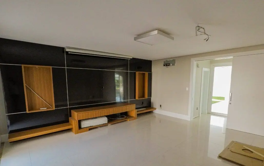 Foto 4 de Sobrado com 4 quartos à venda, 1007m2 em Country, Cascavel - PR