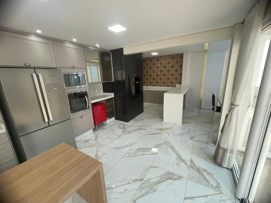 Foto 3 de Sobrado com 3 quartos à venda, 200m2 em Cascavel - PR