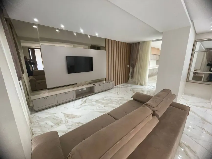 Foto 8 de Sobrado com 3 quartos à venda, 200m2 em Cascavel - PR