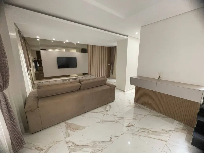 Foto 7 de Sobrado com 3 quartos à venda, 200m2 em Cascavel - PR