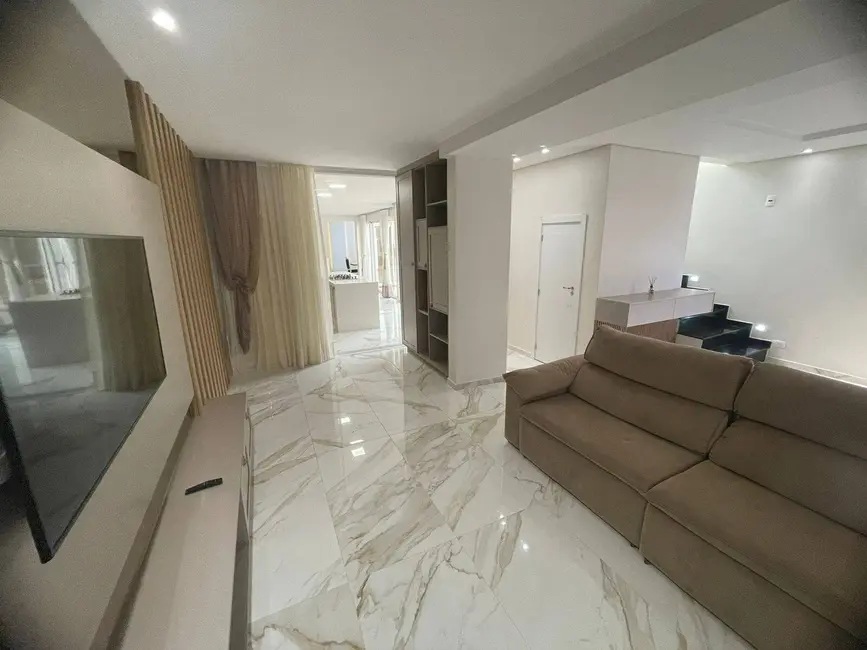 Foto 9 de Sobrado com 3 quartos à venda, 200m2 em Cascavel - PR