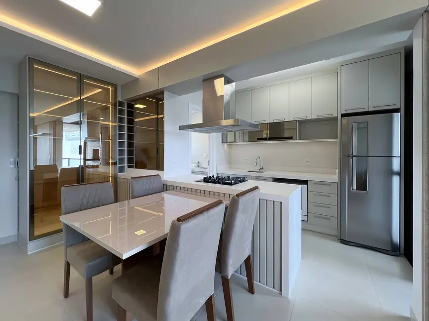 Foto 2 de Apartamento com 2 quartos à venda, 73m2 em Centro, Cascavel - PR