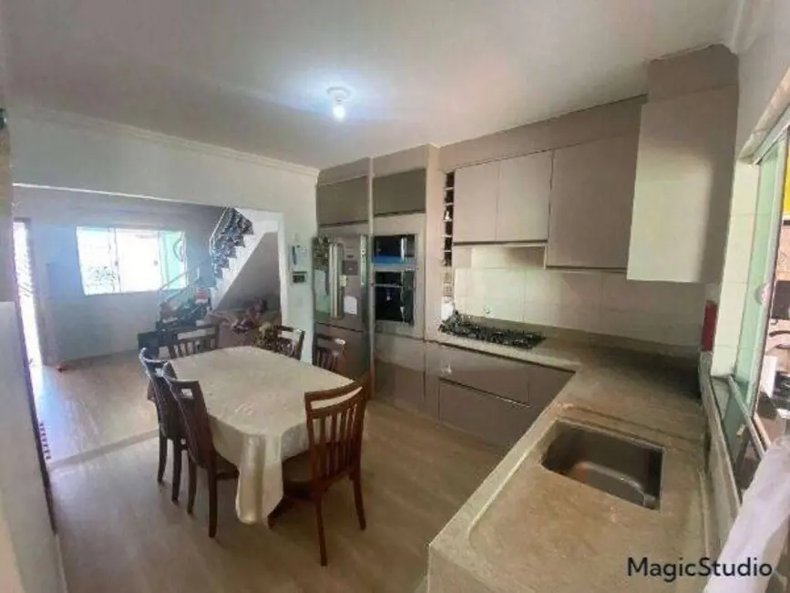 Foto 1 de Sobrado com 3 quartos à venda, 129m2 em Parque Verde, Cascavel - PR