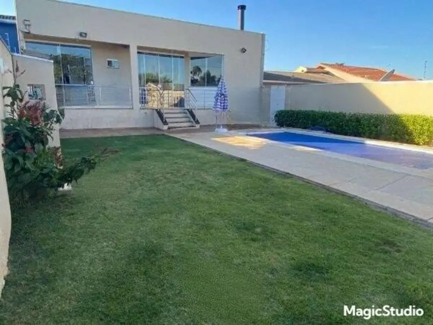 Foto 1 de Casa com 4 quartos à venda, 373m2 em Região do Lago, Cascavel - PR