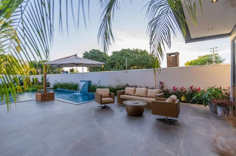 Foto 1 de Sobrado com 3 quartos à venda, 750m2 em Canadá, Cascavel - PR