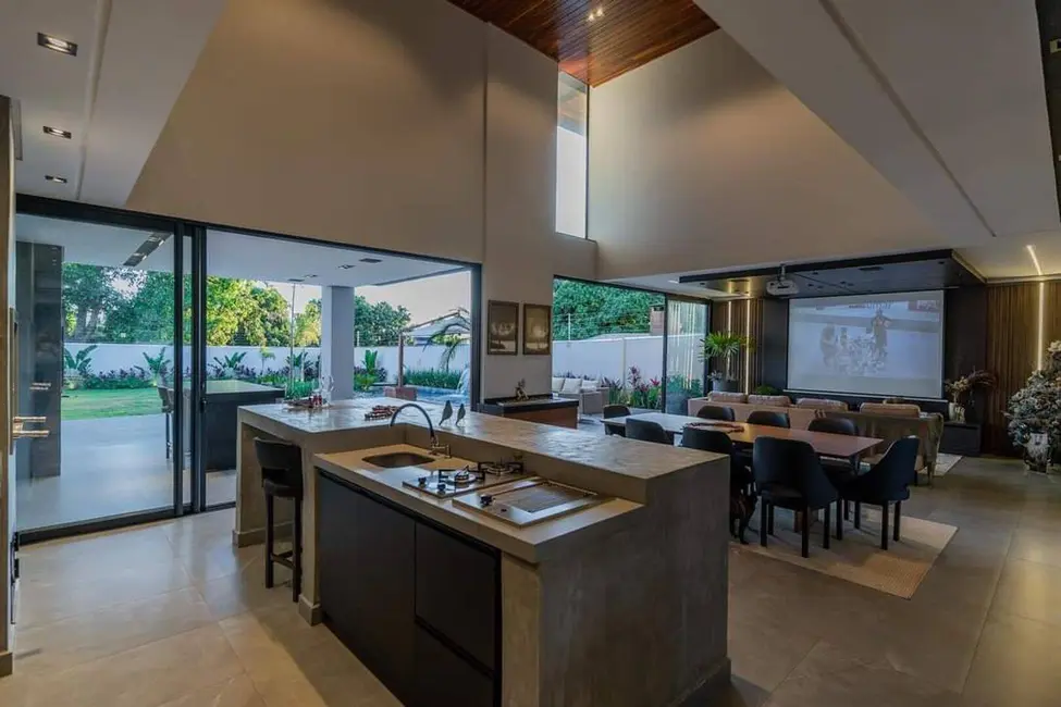 Foto 3 de Sobrado com 3 quartos à venda, 750m2 em Canadá, Cascavel - PR