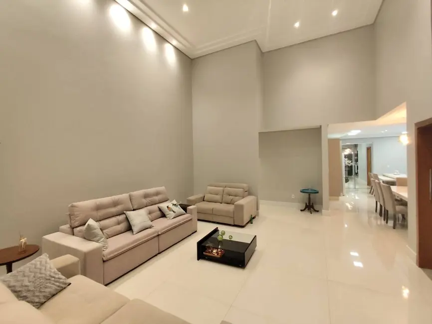 Foto 3 de Casa com 4 quartos à venda, 430m2 em Neva, Cascavel - PR