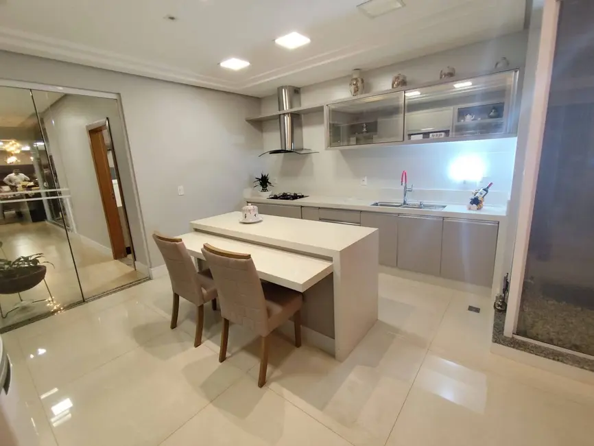 Foto 7 de Casa com 4 quartos à venda, 430m2 em Neva, Cascavel - PR