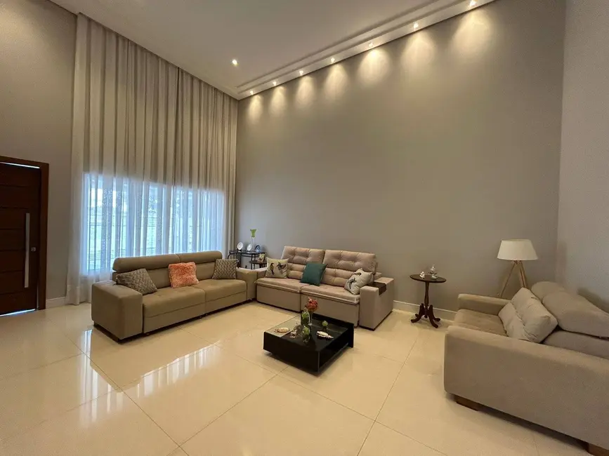 Foto 4 de Casa com 4 quartos à venda, 430m2 em Neva, Cascavel - PR