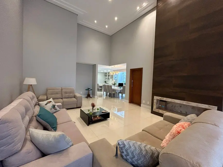 Foto 1 de Casa com 4 quartos à venda, 430m2 em Neva, Cascavel - PR