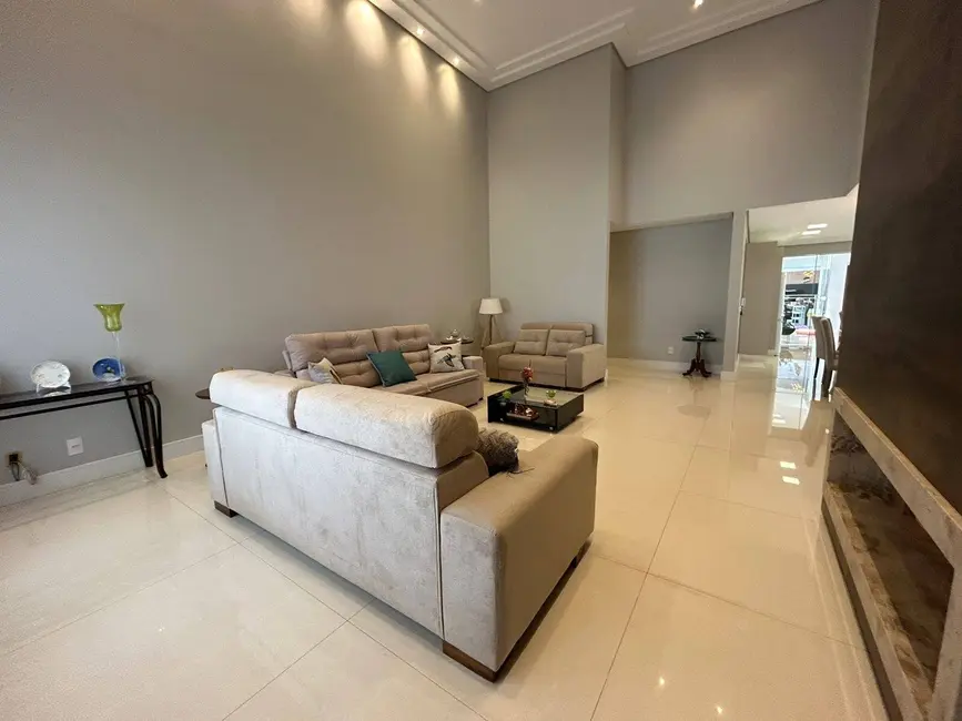 Foto 6 de Casa com 4 quartos à venda, 430m2 em Neva, Cascavel - PR