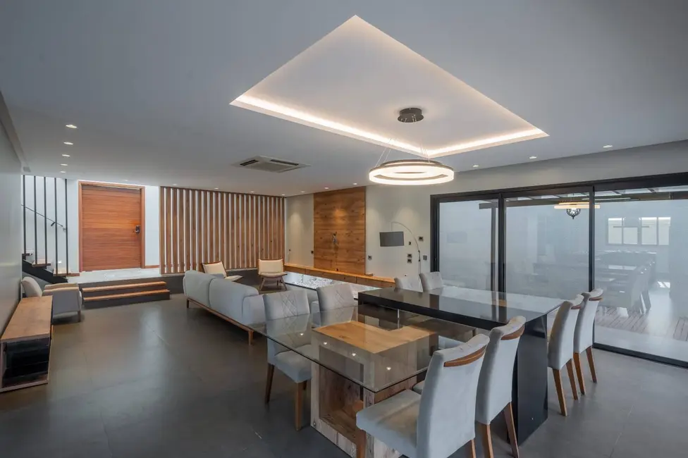 Foto 2 de Casa com 4 quartos à venda, 597m2 em FAG, Cascavel - PR