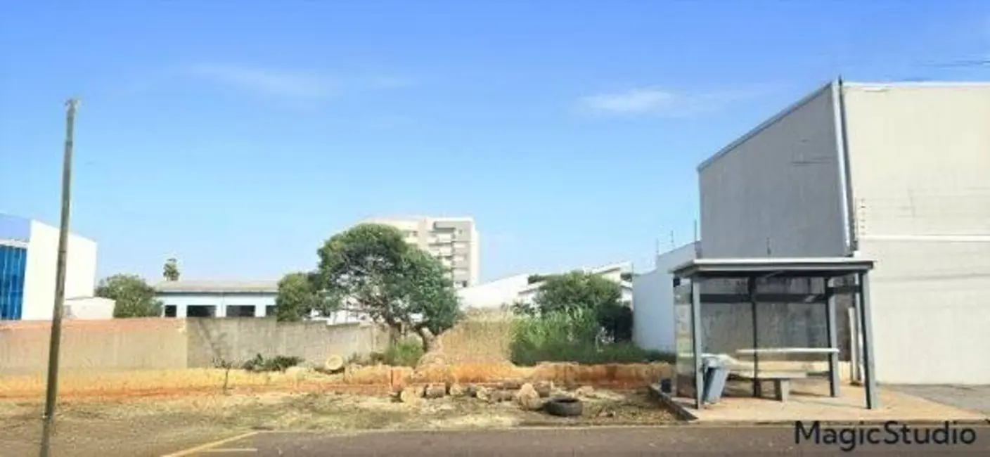 Foto 1 de Terreno / Lote à venda, 644m2 em Centro, Cascavel - PR