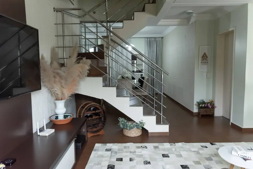 Foto 3 de Sobrado com 4 quartos à venda, 200m2 em Country, Cascavel - PR