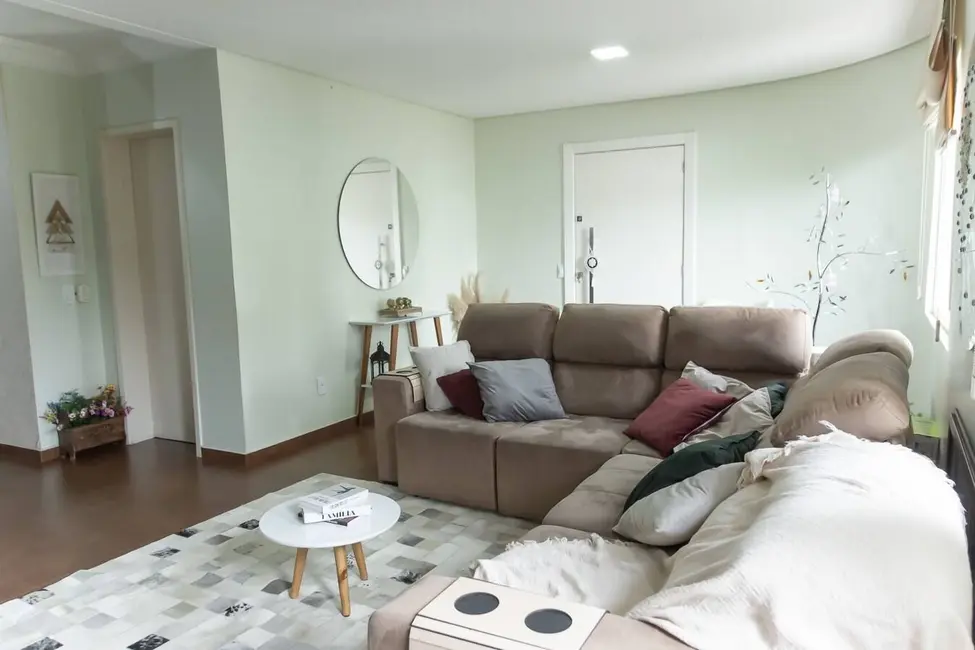 Foto 1 de Sobrado com 4 quartos à venda, 200m2 em Country, Cascavel - PR