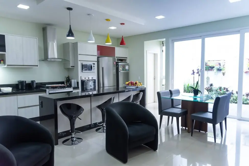 Foto 9 de Sobrado com 4 quartos à venda, 200m2 em Country, Cascavel - PR