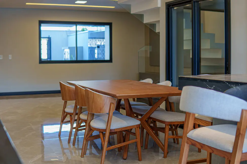 Foto 7 de Sobrado com 3 quartos à venda, 236m2 em Recanto Tropical, Cascavel - PR