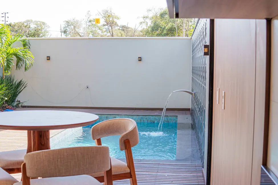 Foto 1 de Sobrado com 3 quartos à venda, 236m2 em Recanto Tropical, Cascavel - PR