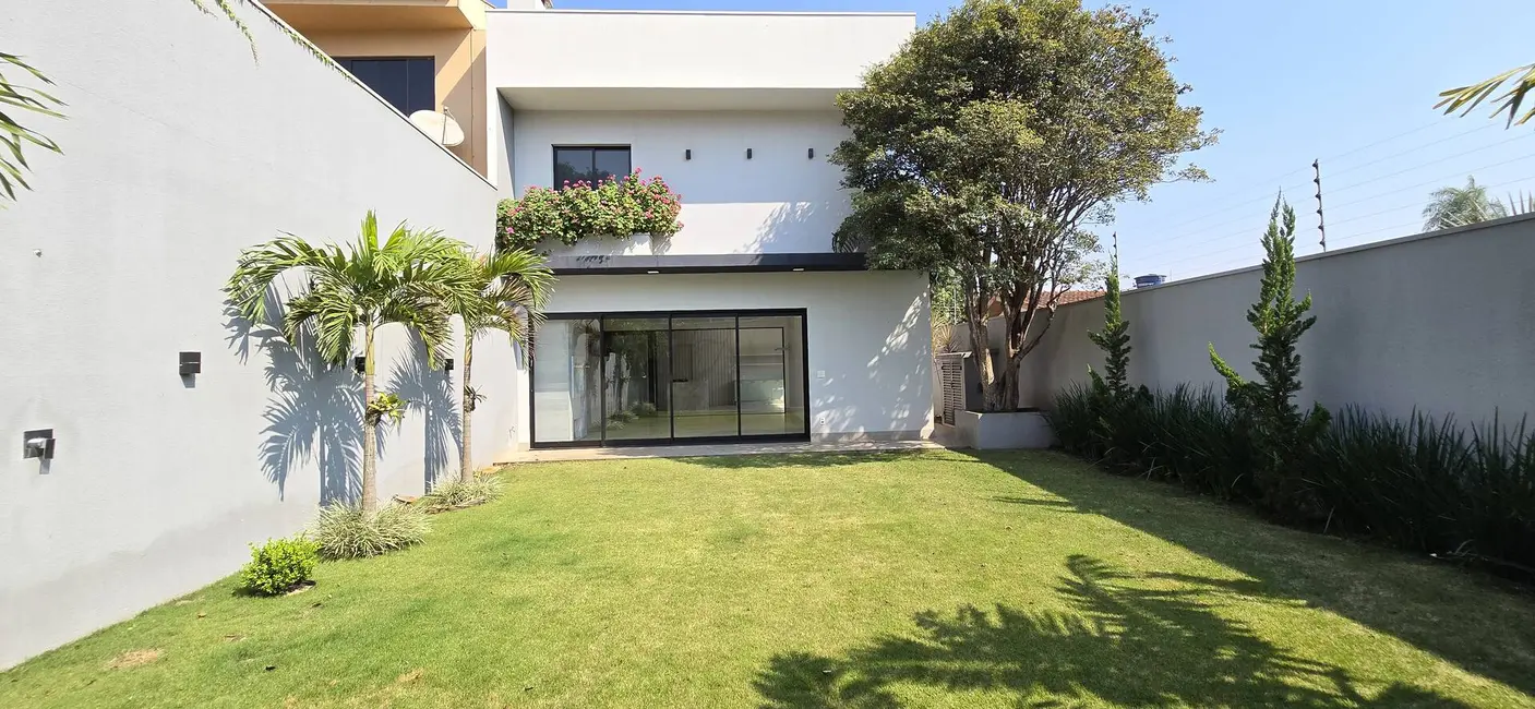Foto 1 de Sobrado com 4 quartos à venda, 271m2 em Country, Cascavel - PR