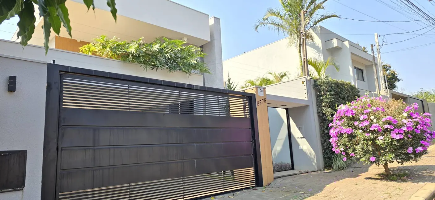 Foto 8 de Sobrado com 4 quartos à venda, 271m2 em Country, Cascavel - PR