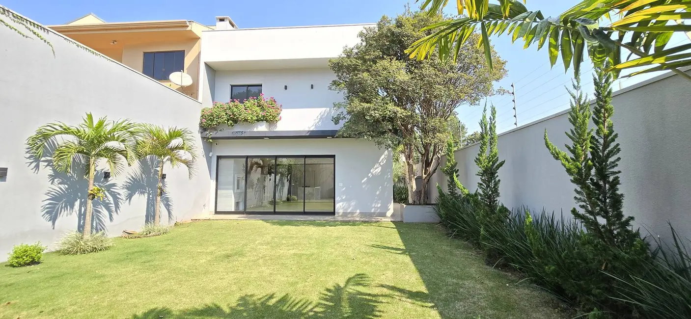 Foto 2 de Sobrado com 4 quartos à venda, 271m2 em Country, Cascavel - PR