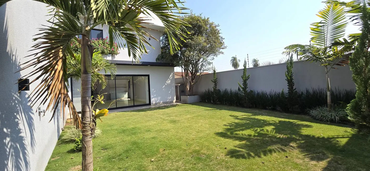 Foto 3 de Sobrado com 4 quartos à venda, 271m2 em Country, Cascavel - PR