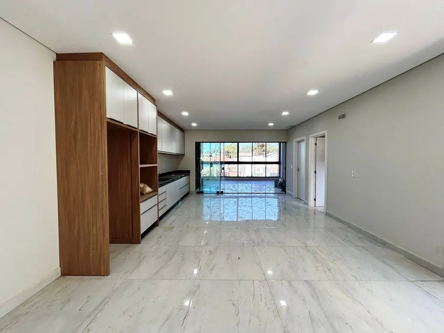 Foto 2 de Apartamento com 3 quartos para alugar, 133m2 em Santa Cruz, Cascavel - PR