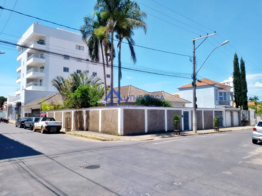 Foto 2 de Casa com 4 quartos à venda, 394m2 em Centro, Santa Rita Do Sapucai - MG