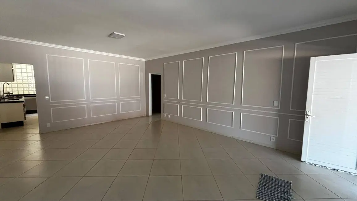 Foto 1 de Casa com 3 quartos para alugar, 250m2 em Itupeva - SP