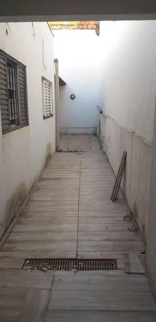 Casa com 2 quartos à venda e para alugar em Vila São Francisco, Bauru - SP - imagem 8 Foto 8 de Casa com 2 quartos à venda e para alugar em Vila São Francisco, Bauru - SP