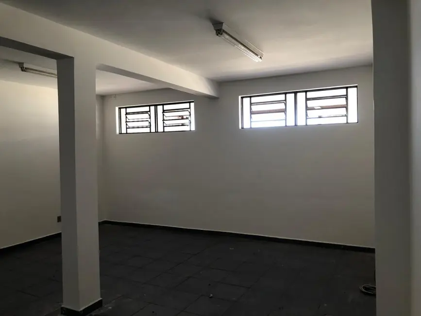 Sala Comercial para alugar, 407m2 em Vila Engler, Bauru - SP - imagem 9 Foto 9 de Sala Comercial para alugar, 407m2 em Vila Engler, Bauru - SP