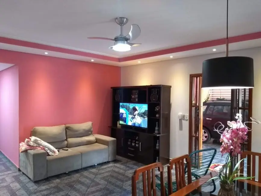 Casa com 3 quartos à venda em Núcleo Habitacional Vereador Edson Francisco da Silva, Bauru - SP - imagem 5 Foto 5 de Casa com 3 quartos à venda em Núcleo Habitacional Vereador Edson Francisco da Silva, Bauru - SP