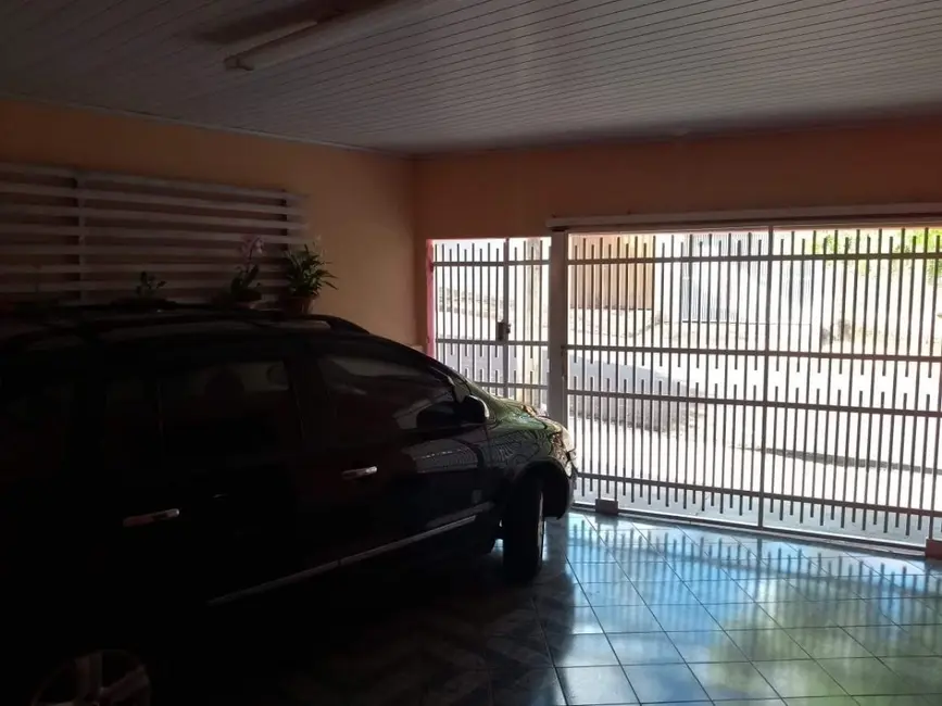 Casa com 3 quartos à venda em Núcleo Habitacional Vereador Edson Francisco da Silva, Bauru - SP - imagem 2 Foto 2 de Casa com 3 quartos à venda em Núcleo Habitacional Vereador Edson Francisco da Silva, Bauru - SP