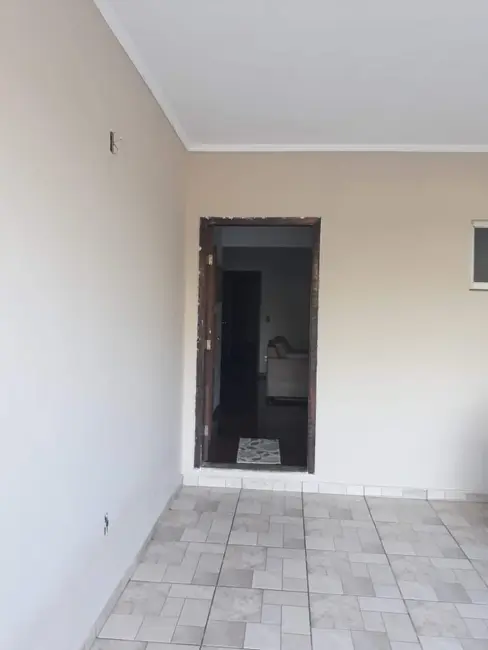 Casa com 4 quartos para alugar em Jardim América, Bauru - SP - imagem 9 Foto 9 de Casa com 4 quartos para alugar em Jardim América, Bauru - SP