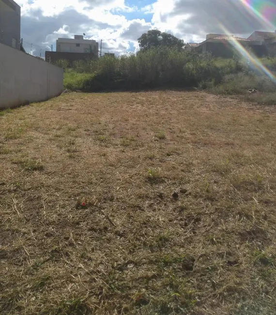 Foto 2 de Terreno / Lote à venda, 300m2 em Jardim América, Bauru - SP