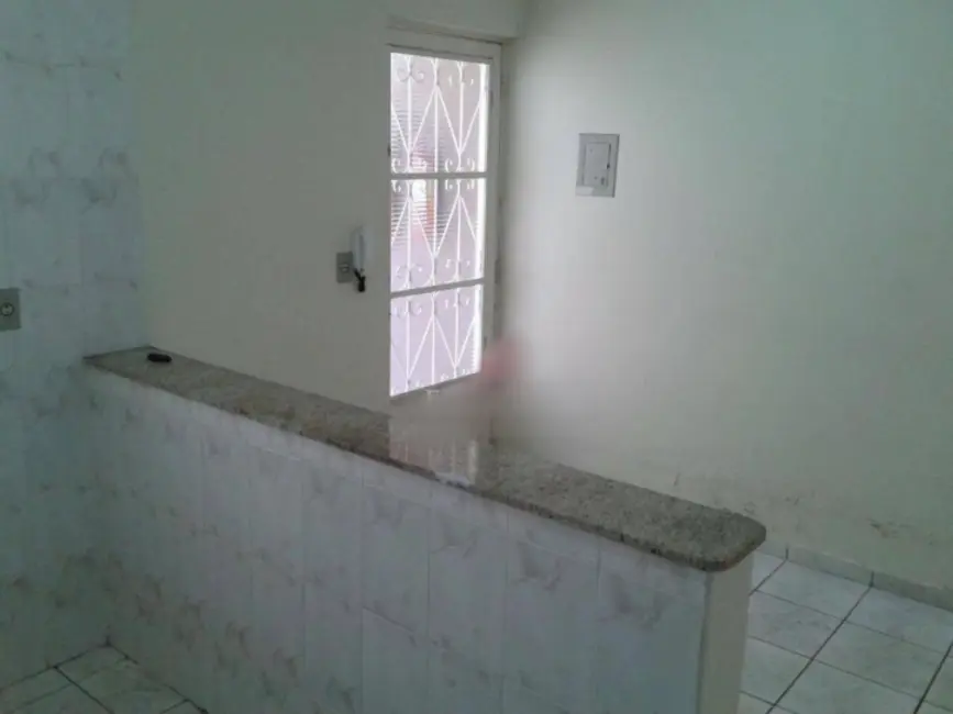 Kitnet com 1 quarto para alugar, 30m2 em Jardim Colonial, Bauru - SP - imagem 5 Foto 5 de Kitnet com 1 quarto para alugar, 30m2 em Jardim Colonial, Bauru - SP