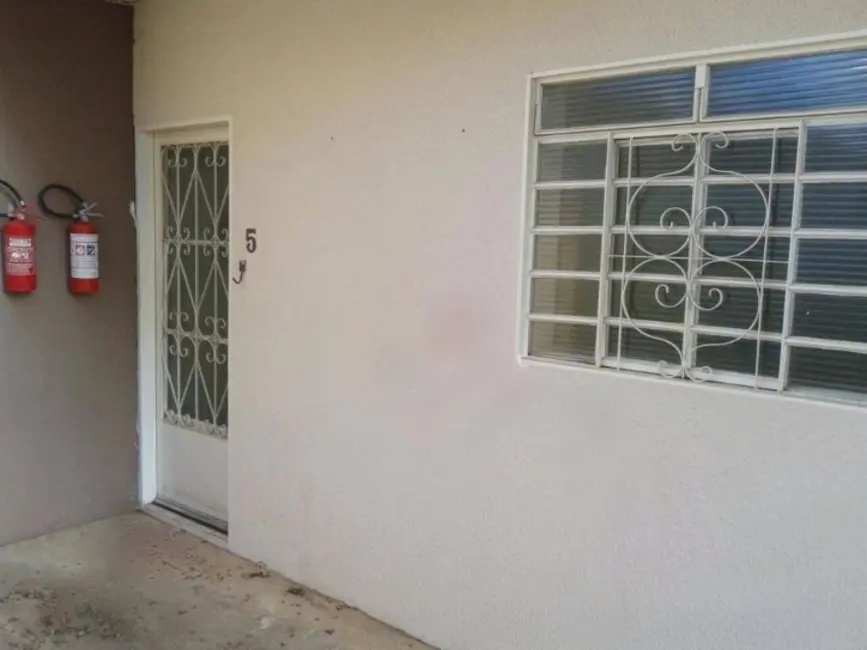 Kitnet com 1 quarto para alugar, 30m2 em Jardim Colonial, Bauru - SP - imagem 3 Foto 3 de Kitnet com 1 quarto para alugar, 30m2 em Jardim Colonial, Bauru - SP