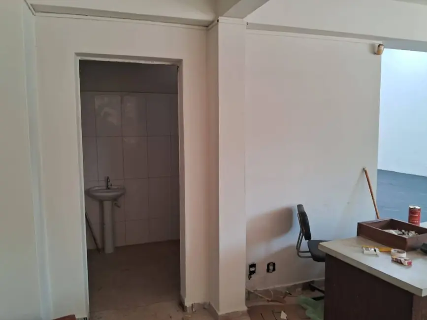 Sala Comercial para alugar, 388m2 em Vila Galvão, Bauru - SP - imagem 4 Foto 4 de Sala Comercial para alugar, 388m2 em Vila Galvão, Bauru - SP