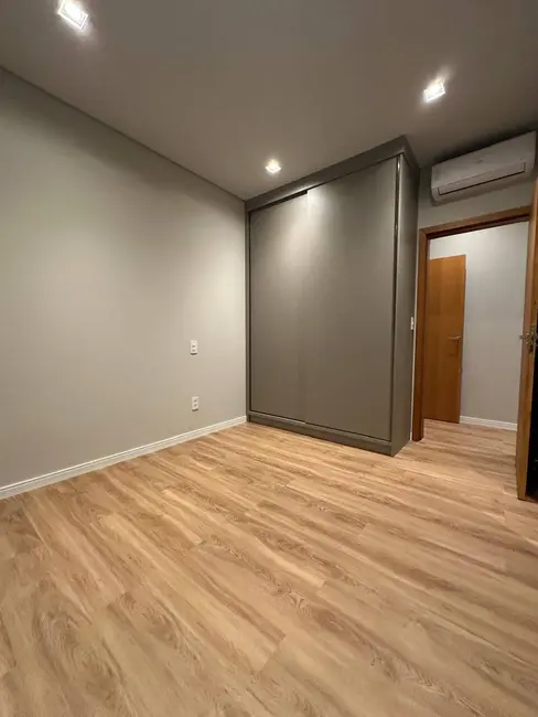 Casa com 3 quartos à venda e para alugar em Bauru - SP - imagem 8 Foto 8 de Casa com 3 quartos à venda e para alugar em Bauru - SP