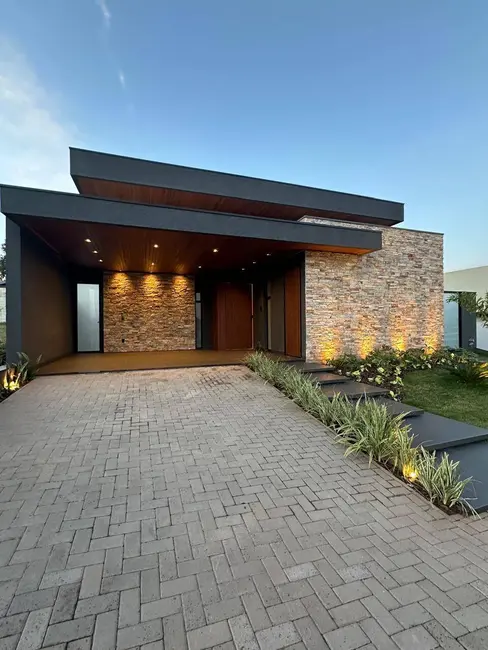 Casa com 3 quartos à venda e para alugar em Bauru - SP - imagem 2 Foto 2 de Casa com 3 quartos à venda e para alugar em Bauru - SP