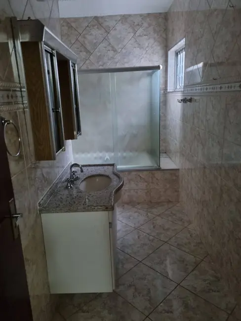 Casa com 3 quartos para alugar, 237m2 em Vila Mariana, Bauru - SP - imagem 5 Foto 5 de Casa com 3 quartos para alugar, 237m2 em Vila Mariana, Bauru - SP