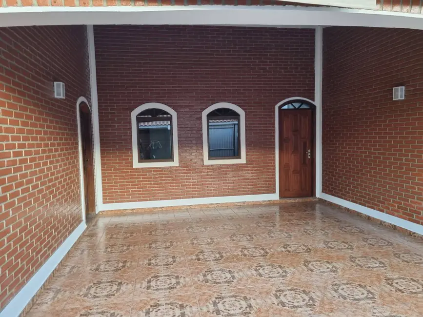 Casa com 3 quartos para alugar, 237m2 em Vila Mariana, Bauru - SP - imagem 3 Foto 3 de Casa com 3 quartos para alugar, 237m2 em Vila Mariana, Bauru - SP