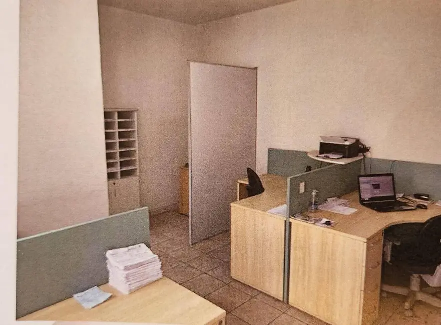 Sala Comercial para alugar, 400m2 em Vila Engler, Bauru - SP - imagem 3 Foto 3 de Sala Comercial para alugar, 400m2 em Vila Engler, Bauru - SP