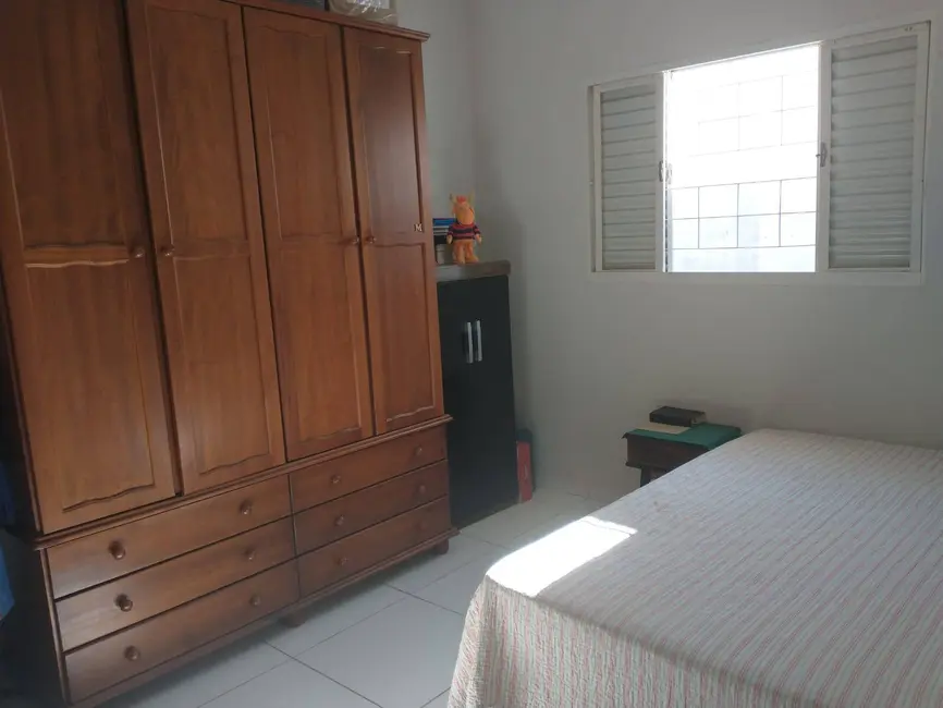 Foto 4 de Casa com 2 quartos à venda e para alugar em Parque Santa Edwiges, Bauru - SP