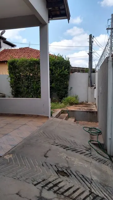 Foto 2 de Casa com 3 quartos à venda, 315m2 em Vila Camargo, Bauru - SP