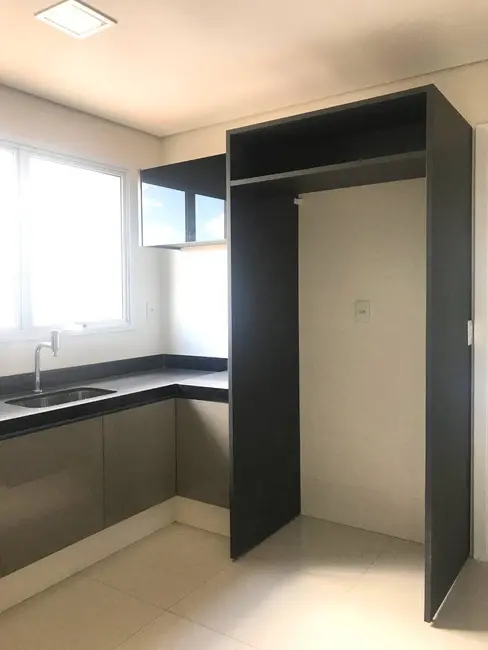 Apartamento com 4 quartos à venda e para alugar, 390m2 em Jardim América, Bauru - SP - imagem 6 Foto 6 de Apartamento com 4 quartos à venda e para alugar, 390m2 em Jardim América, Bauru - SP