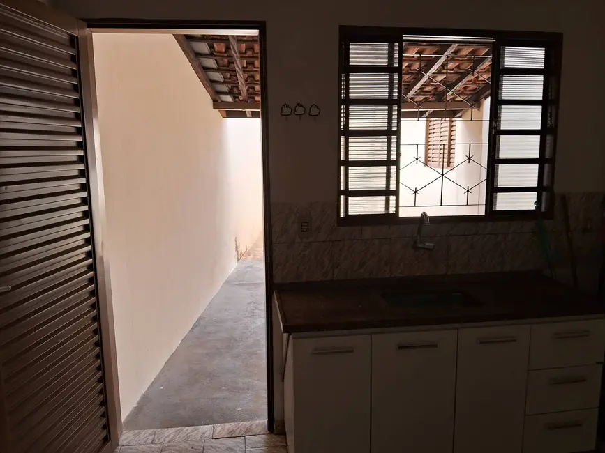 Casa com 1 quarto para alugar em Cidade Jardim, Bauru - SP - imagem 5 Foto 5 de Casa com 1 quarto para alugar em Cidade Jardim, Bauru - SP