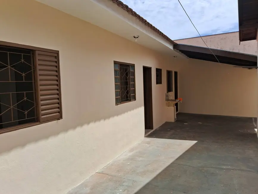 Casa com 1 quarto para alugar em Cidade Jardim, Bauru - SP - imagem 3 Foto 3 de Casa com 1 quarto para alugar em Cidade Jardim, Bauru - SP