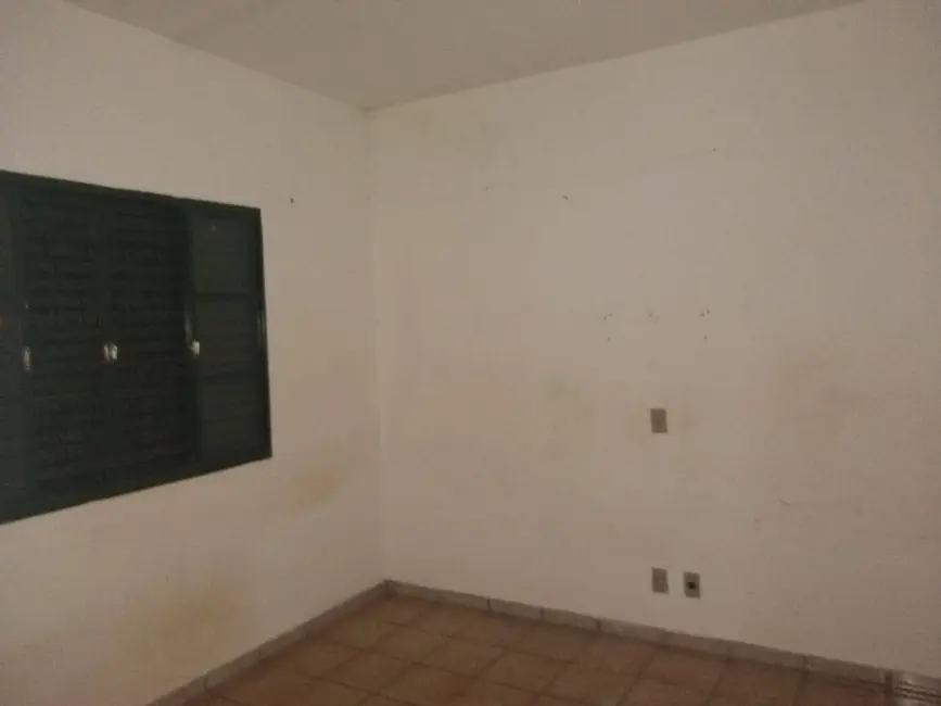 Casa com 2 quartos à venda e para alugar, 269m2 em Jardim Ouro Verde, Bauru - SP - imagem 8 Foto 8 de Casa com 2 quartos à venda e para alugar, 269m2 em Jardim Ouro Verde, Bauru - SP